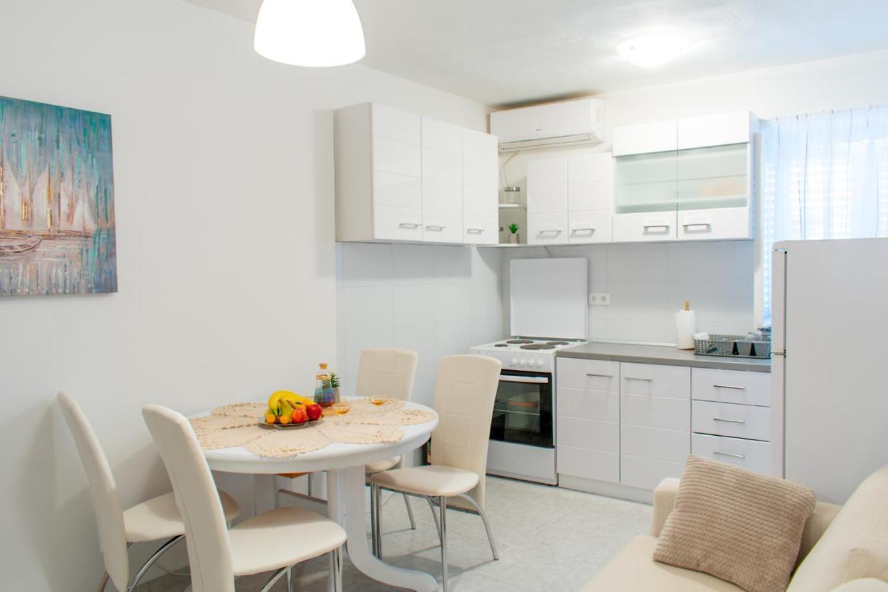 Apartman Karmen Apartment Kaštela Екстериор снимка